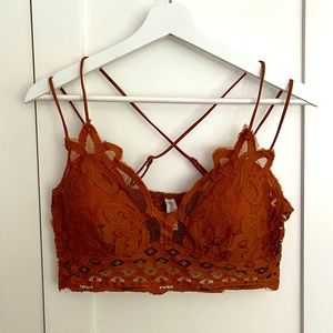 4 for $20 🦋 Zenana Rust Colored Large Lace Bralette